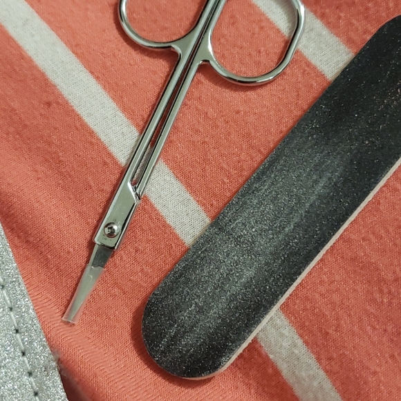 🎁 nail scissors FREE w/ purchase - Picture 2 of 3